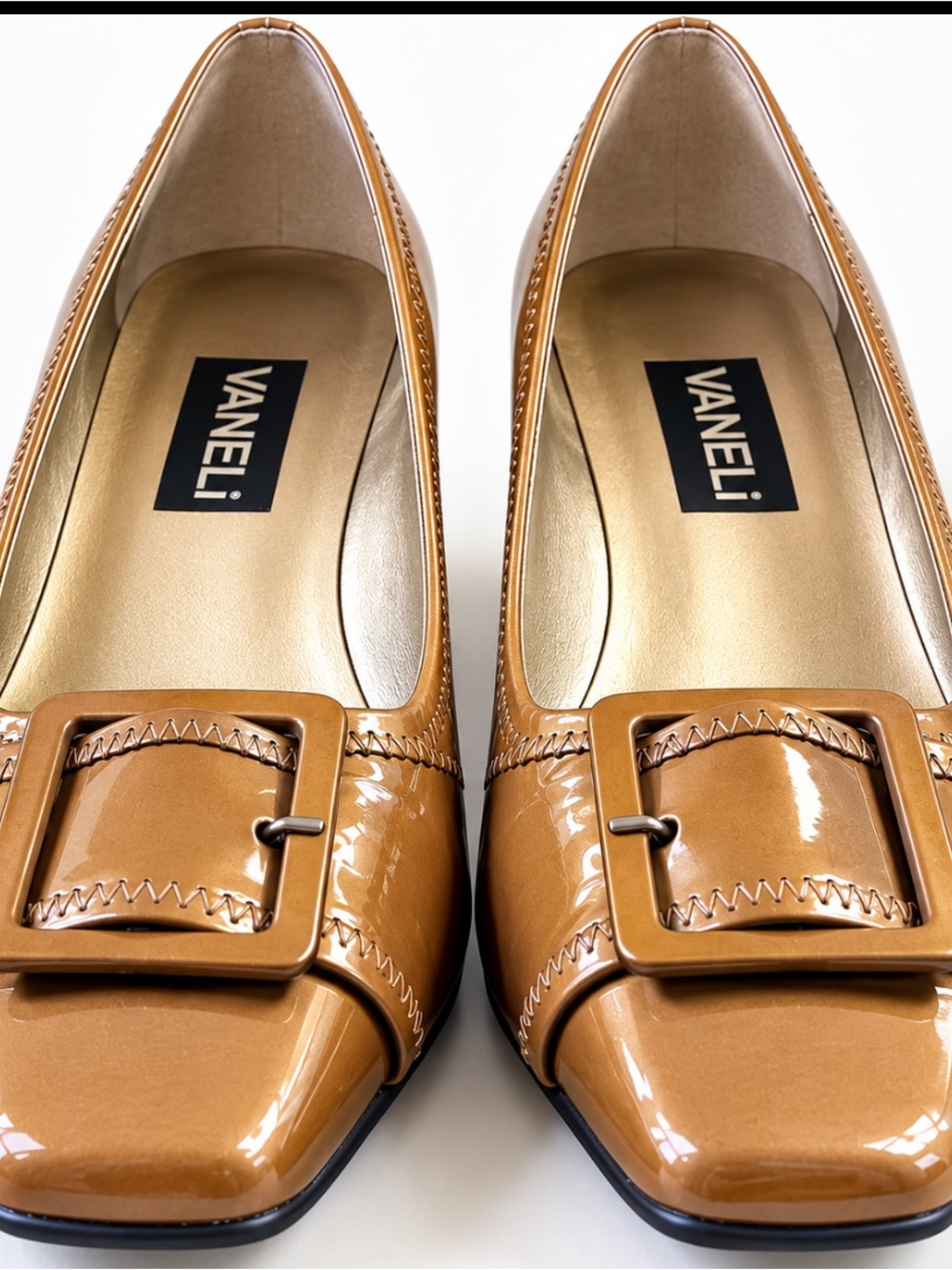 VANELi Reiwi Almond Patent Buckle Pumps 7.5 N New in Box